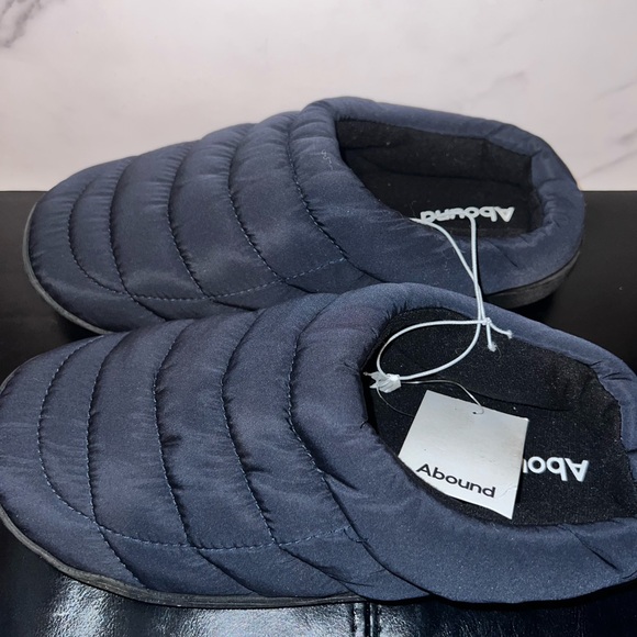 Abound Mens' Navy Slippers - Picture 6 of 6